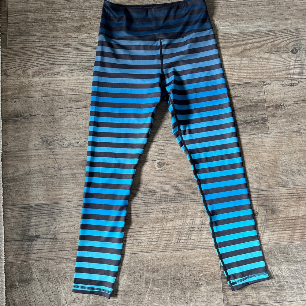 Zyia blue stripe leggings size 4